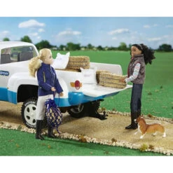 Breyer Traditional Truck Pick Up In Blue 9 Breyer Traditional Truck Pick Up In Blue -Equestrian equipment Zz Breyer Traditional Truck Pick Up Blue 4